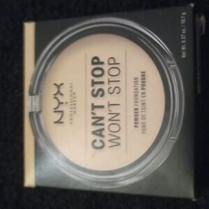 🌸NIB can't stop won't stop NYX powder foundation in light ivory🌸